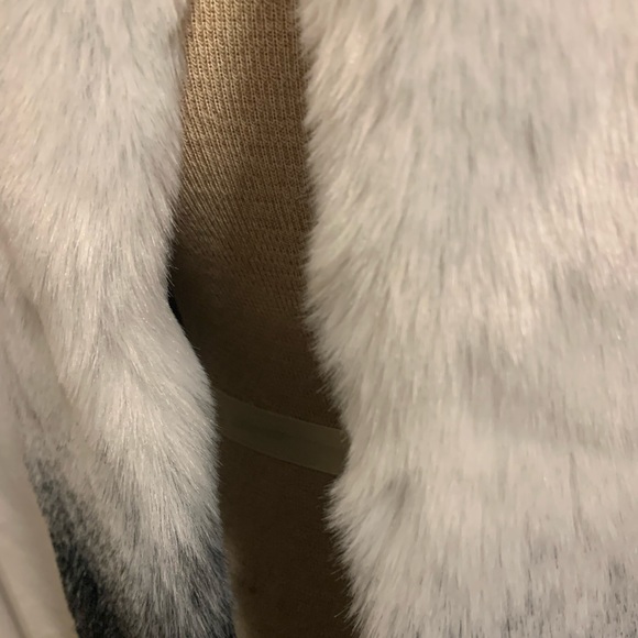 Gorgeous Ombré Faux Fur Vest Vince Camuto w/Pockets So Soft Sz XS - Picture 3 of 9